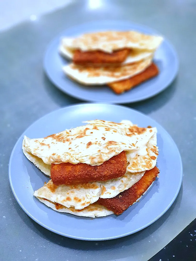 envymaqueen's dish Roti Paratha w/ Fish & Chips|envymaqueenさん