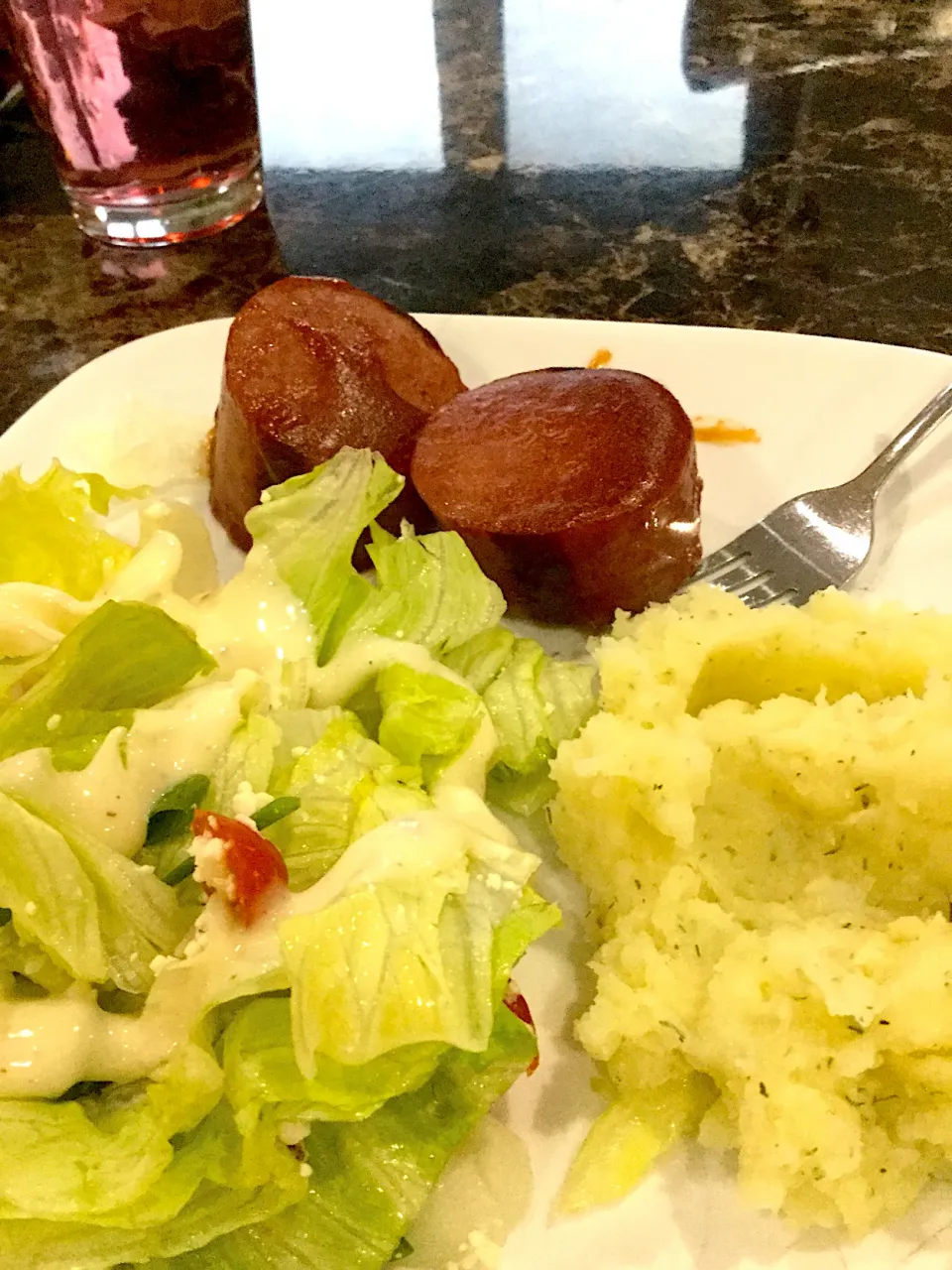 Garlic sausage with potatoes and salad|ninja kittyさん