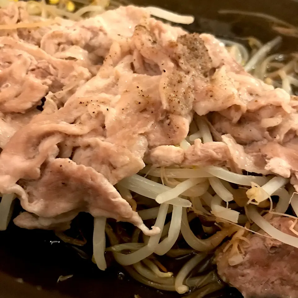 もやしと豚肉の蒸し焼き|きょうさん