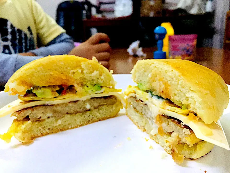 Homemade mini burger|Thandar Soeさん