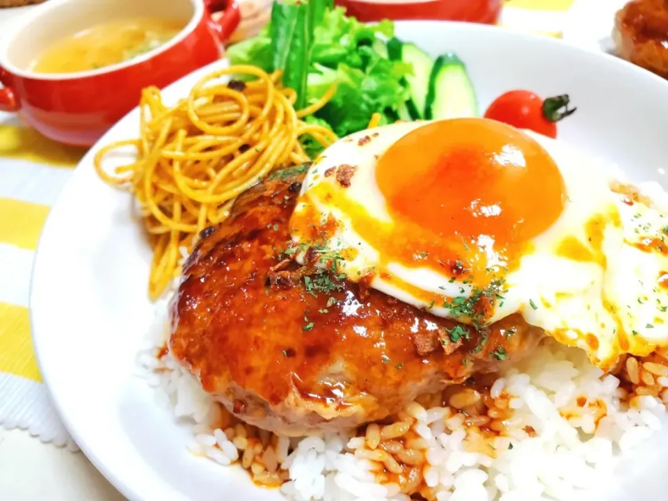 ワンプレートでロコモコ丼😋🍴|taruto⭐️さん