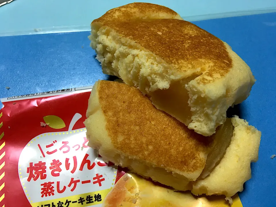 焼くりんご蒸しケーキ|はっちぃさん