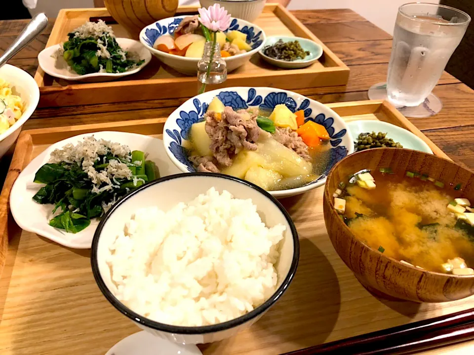 肉じゃがとお浸し、和風定食。|Saraさん