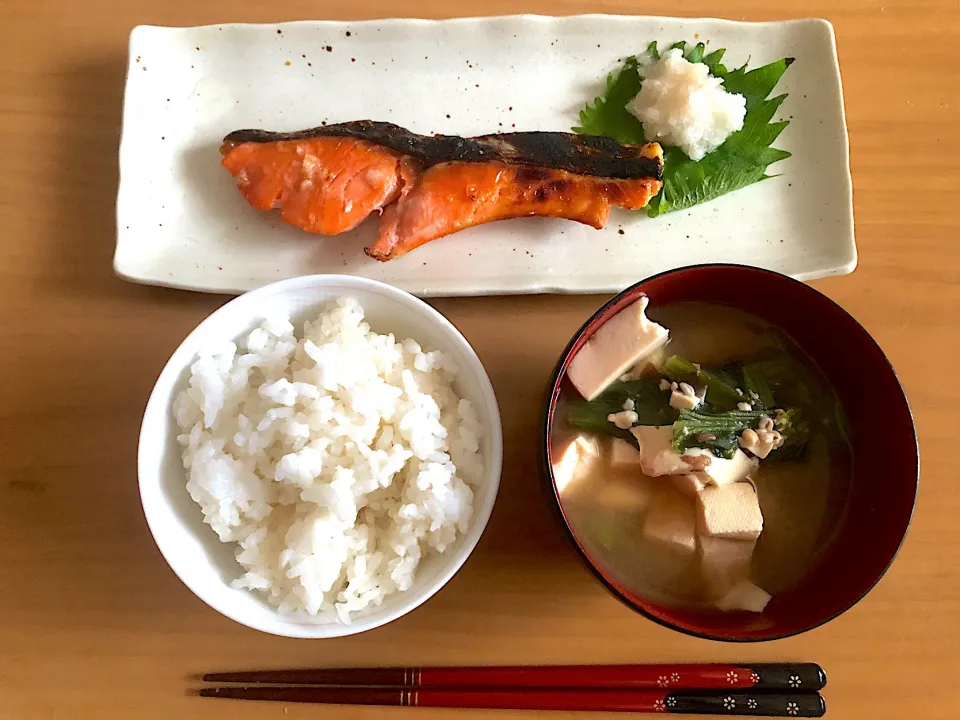 鮭の甘麹漬け焼き|黒蜜きなこさん