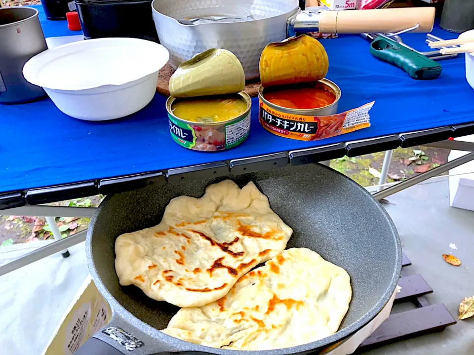 手作りナンで缶詰カレー食べ比べ|にゃふてんさん