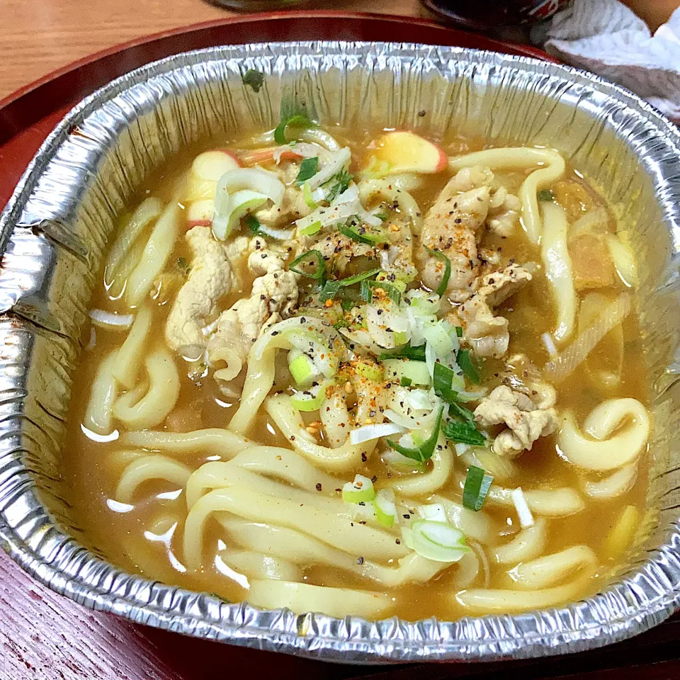 鍋焼きカレーうどん|みんみんさん