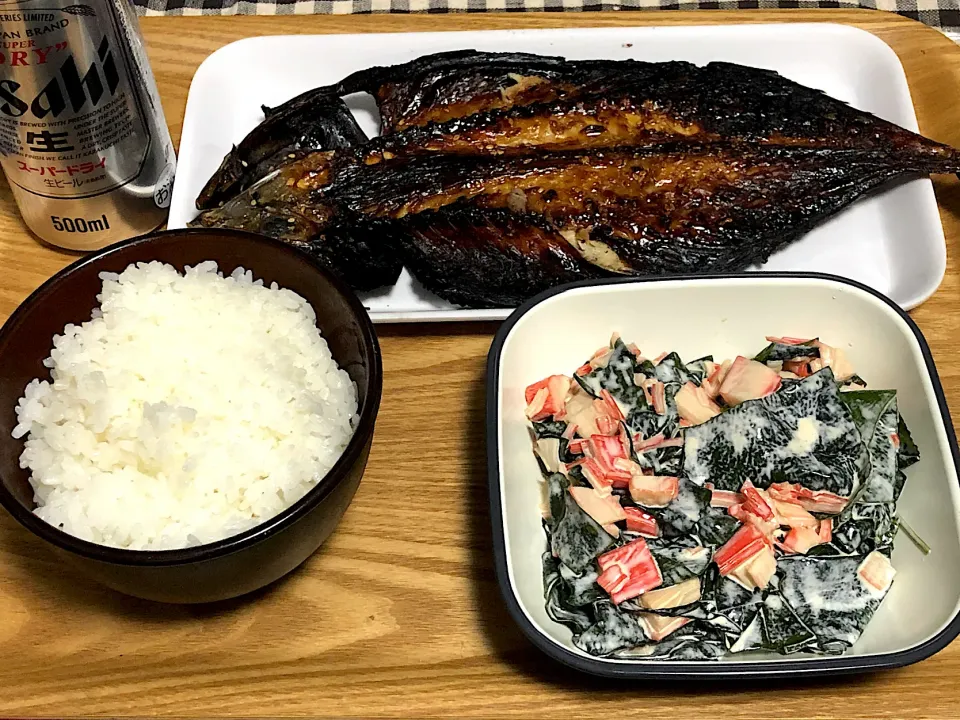 ☆鯖のしょう油干し ☆ワカメとカニカマのマヨ和え ☆ビール🍺|まぁたんさん