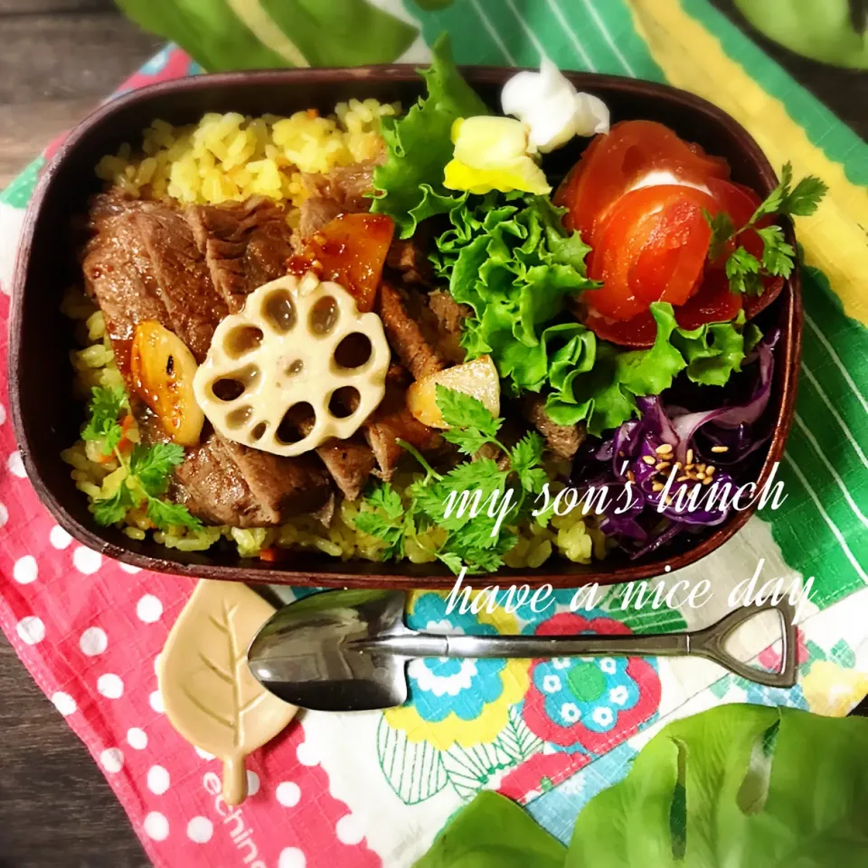 ステーキONカラーピラフ弁当|kotokotoさん