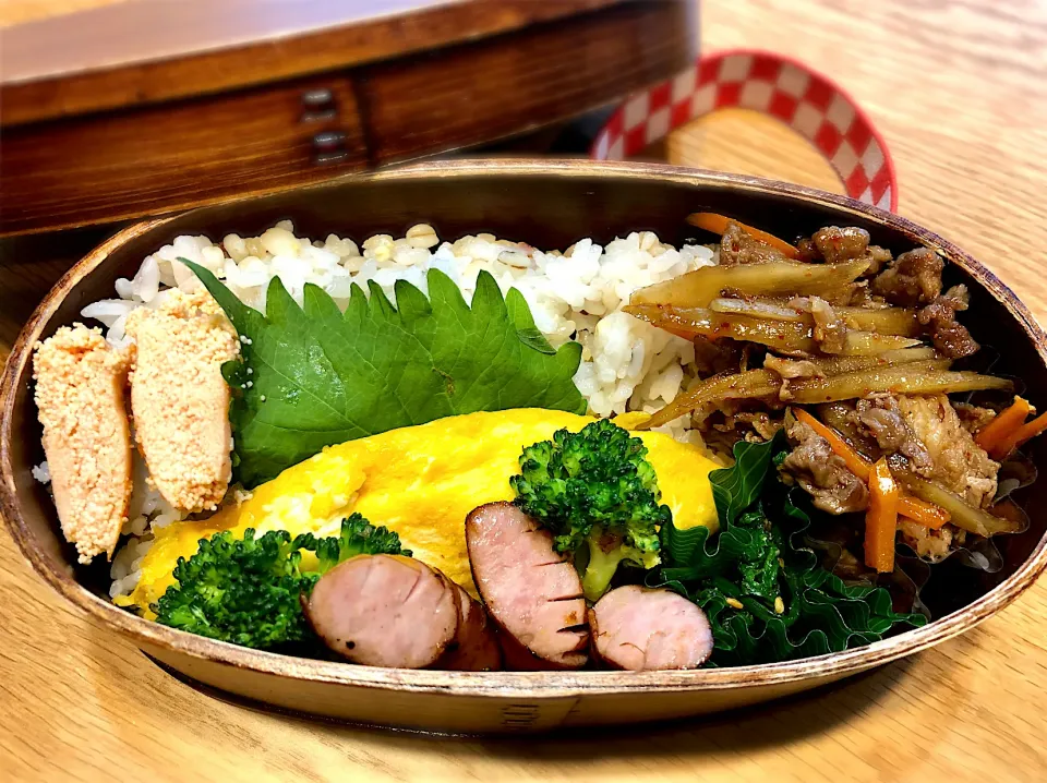 サラ弁　　　　　　　　　　　　　　　　　牛ゴボウ煮　オムレツ　焼き辛子明太子　春菊お浸し　ウインナー|じゅんさんさん