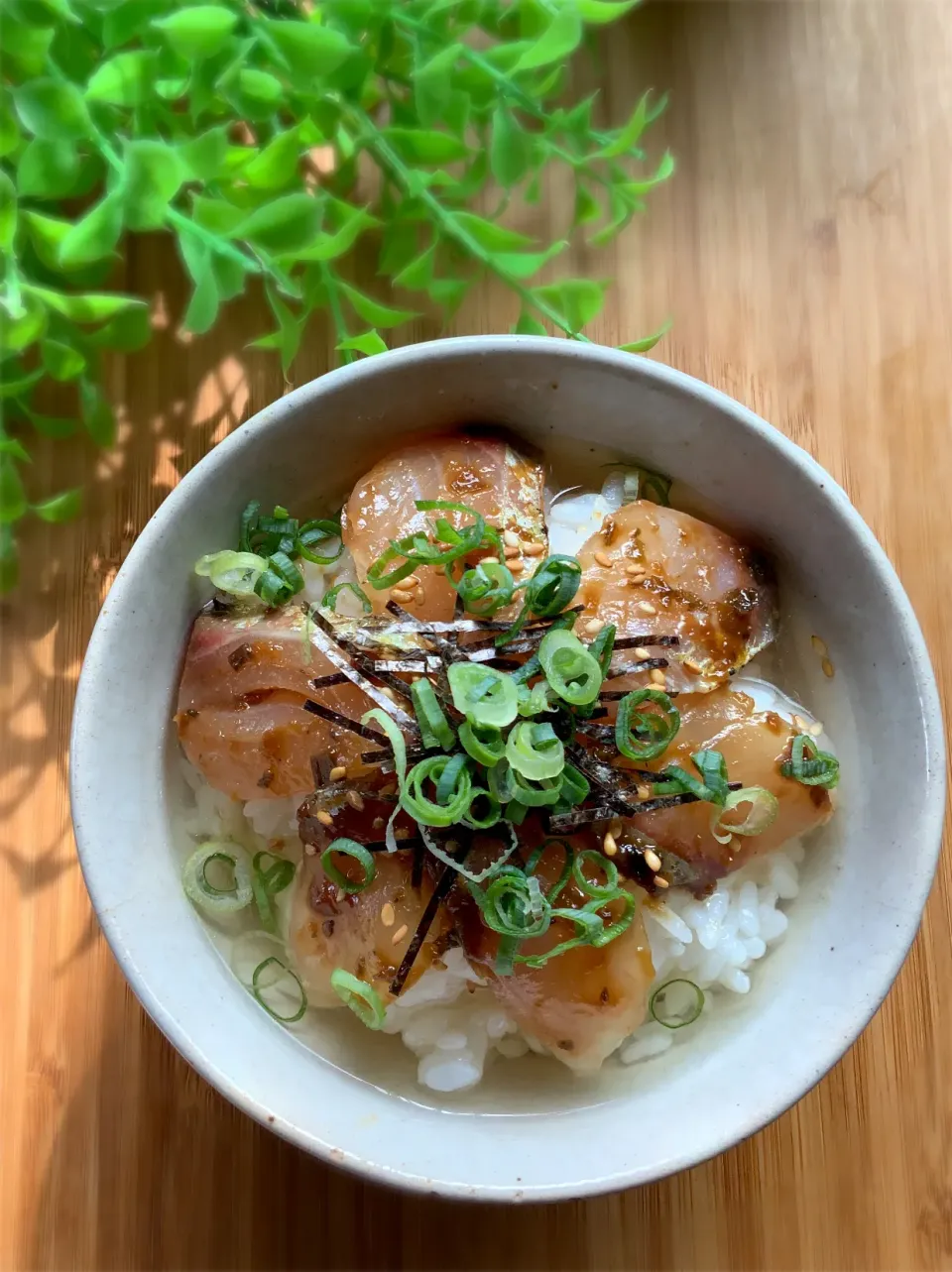 Snapdishの料理写真:釣り魚🐟マルコメ キッチンさんの料理 鯛茶漬け|9421beruさん