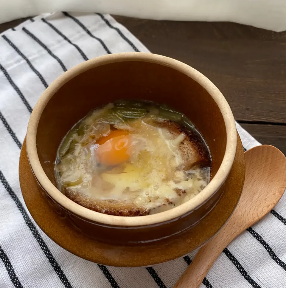 身体の芯まで温まる熱々Sopa de Ajo（スペインのにんにくのスープ）🇪🇸|ぶりてりあさん