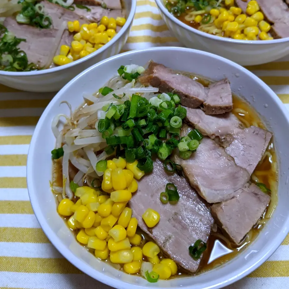 Snapdishの料理写真:2020/11/04　味噌ラーメン🍀|ちいたんさん