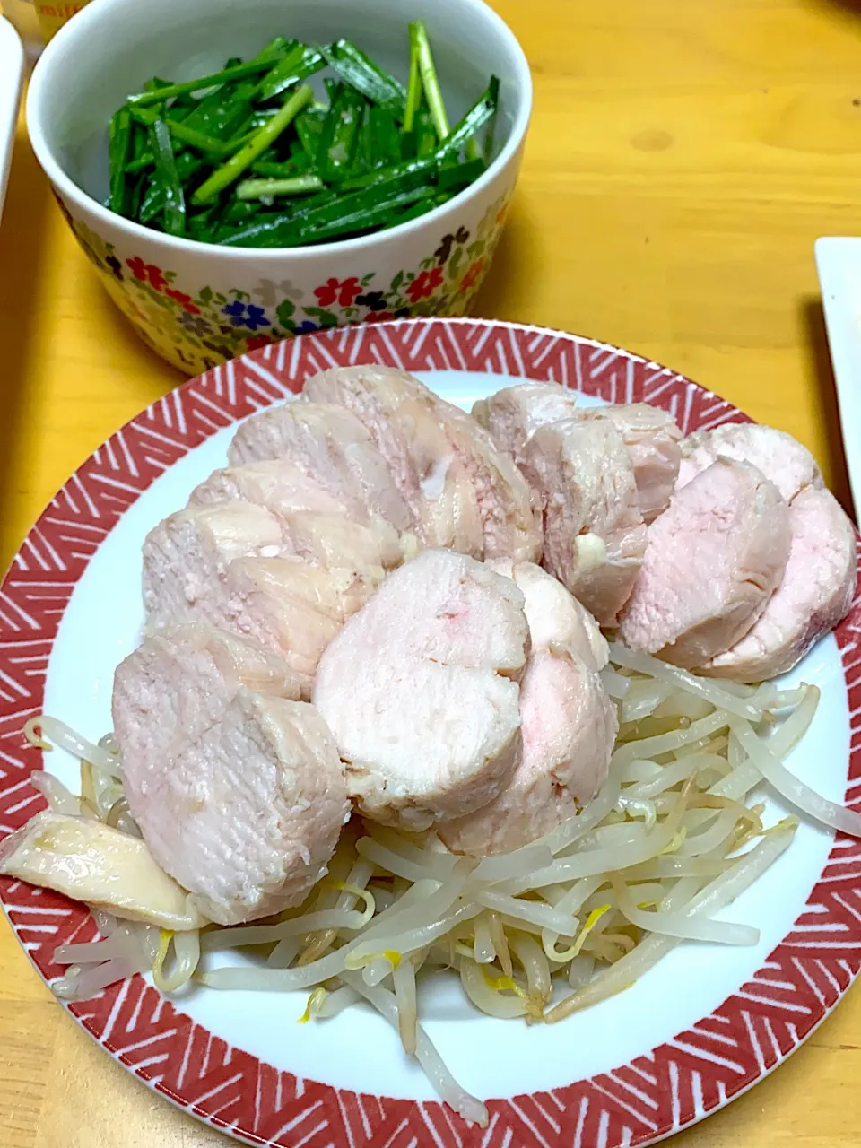 Snapdishの料理写真:鳥ハム　リュウジ☆悪魔の塩壺ニラ|kay☺︎さん