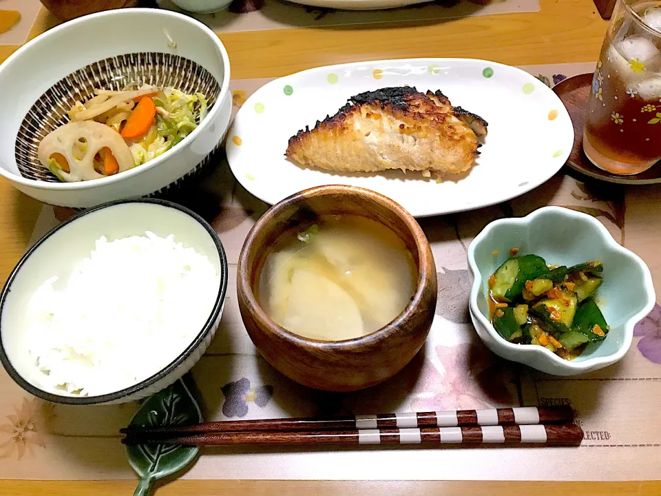 赤魚のみりん粕漬焼き、鶏肉とれんこんの炒めもの、ピリ辛胡瓜|Emiko Kikuchiさん