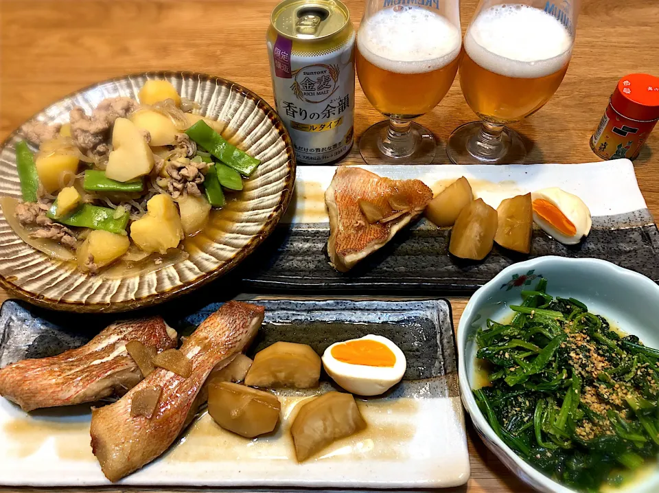 Snapdishの料理写真:肉じゃが　赤魚煮付け　カブ・茹で卵　ほうれん草お浸し|じゅんさんさん