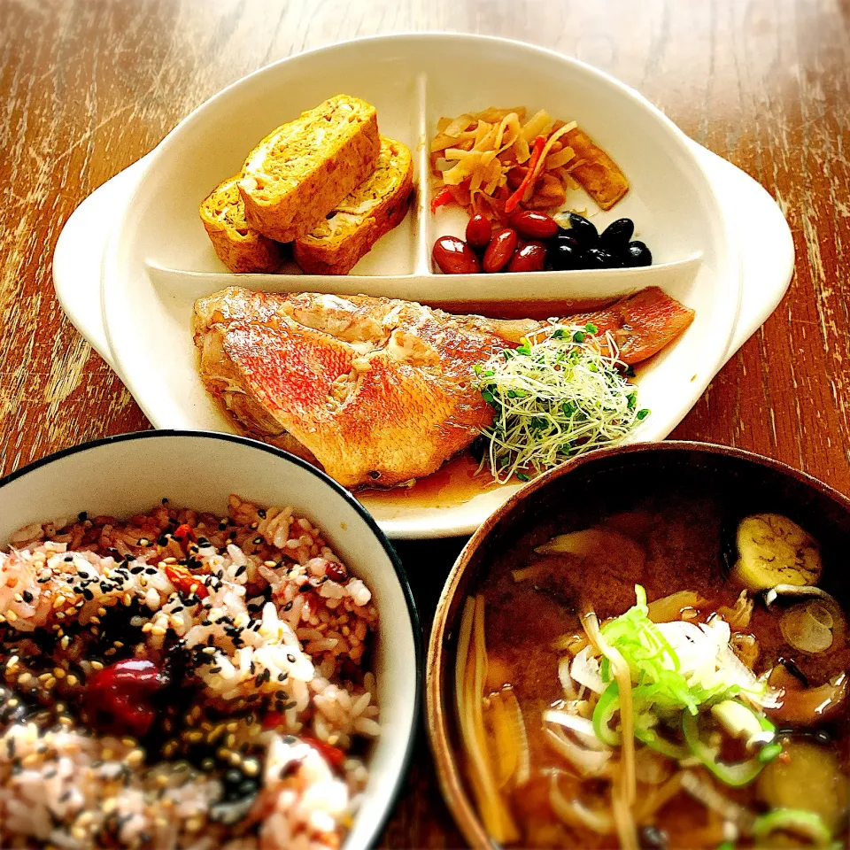 煮魚定食【メヌケ】|プチテンよすさん