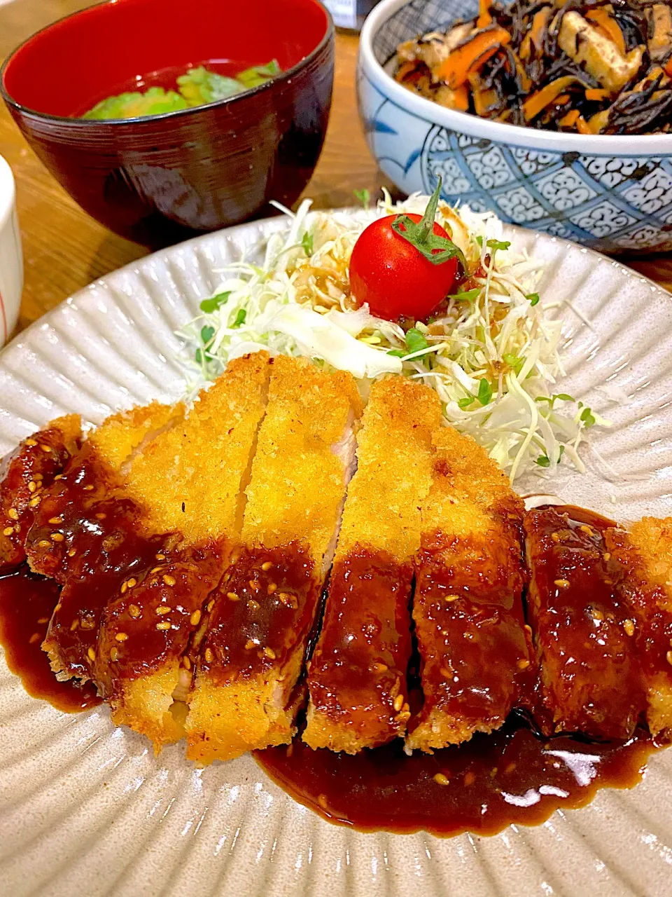 名古屋やばとん風味噌カツとひじきの煮物|にゃん太ママさん