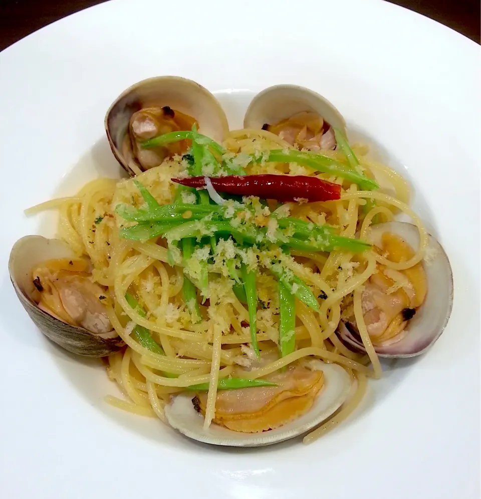 Snapdishの料理写真:Spaghetti with clams|gonbenさん