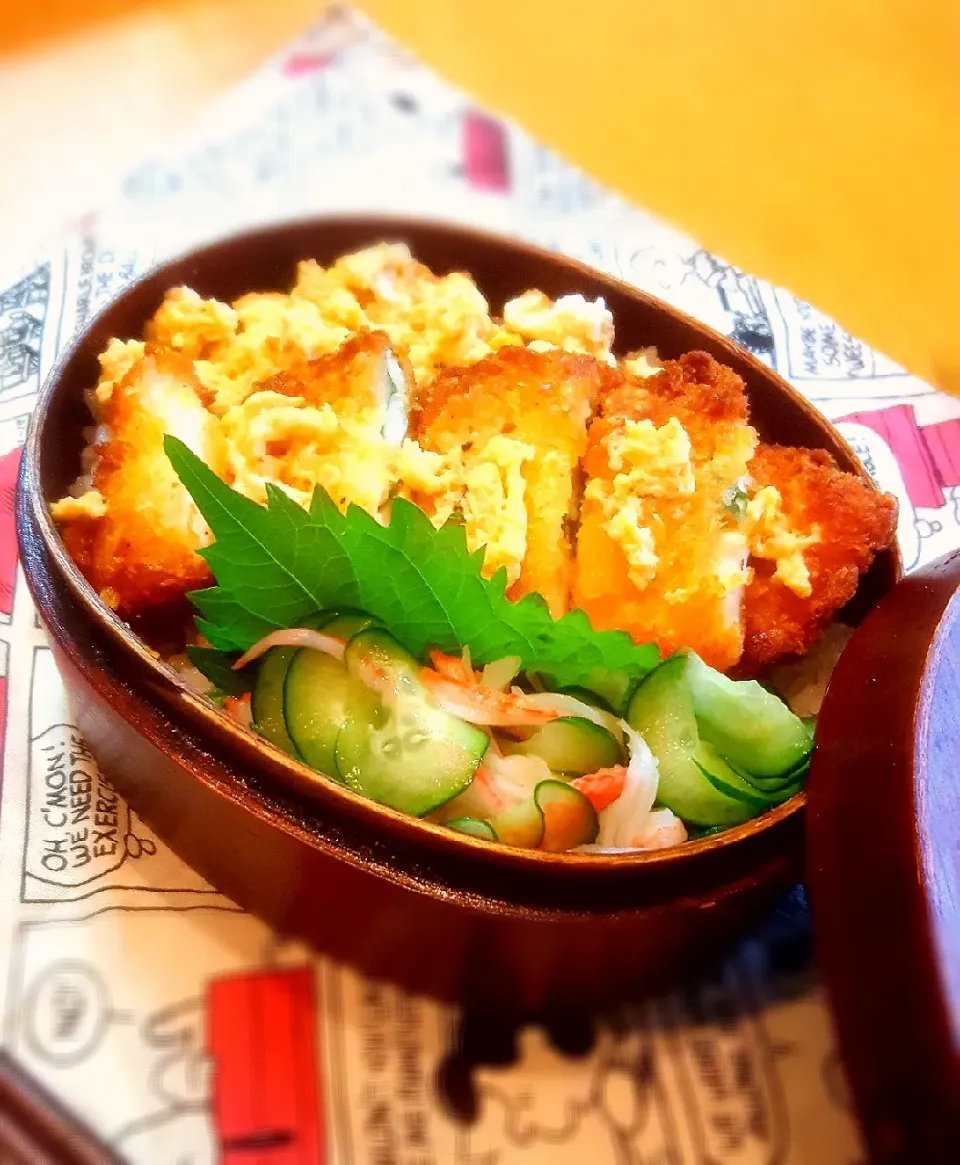 今日のお弁当🌱かつ丼

お疲れ金曜日…冷凍ささみカツで
簡単かつ丼弁当😃|sunnyさん