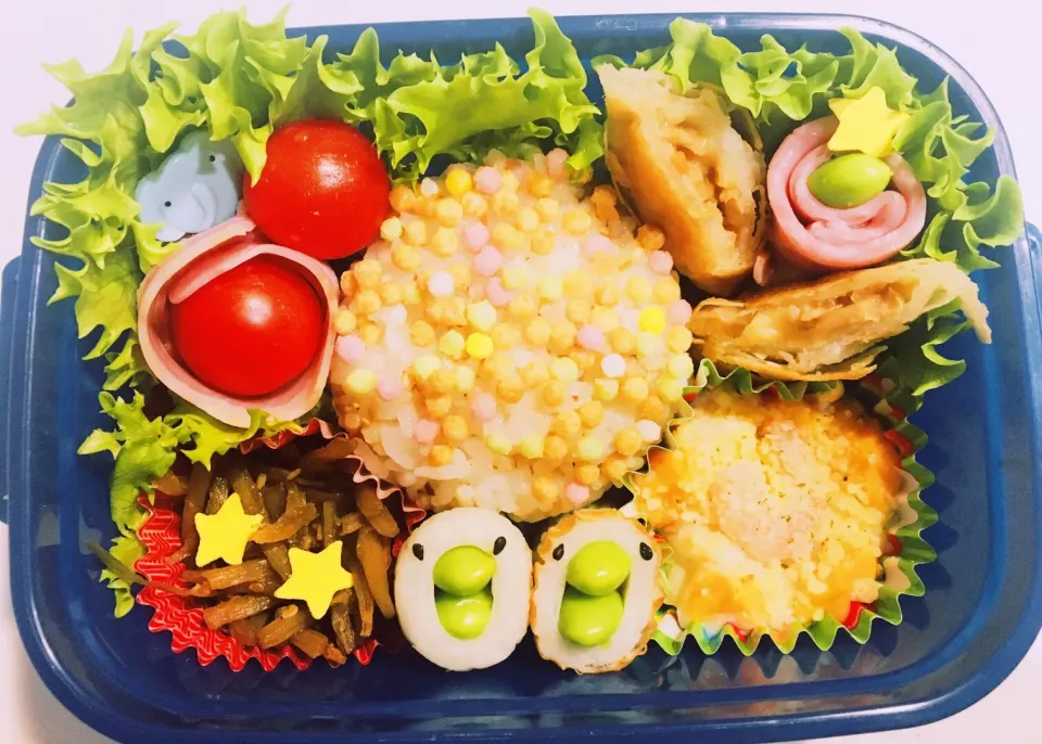 主人のお弁当🍱ほぼ毎日作るけど、朝はバタバタしてて簡単に詰めるだけになりがち、、昨日も息子はキャラ弁なのに主人のはパーツの残りでデコったりで、、ごめんね🙏今日はゆっくり作りました\(//∇//)\|おがこさん