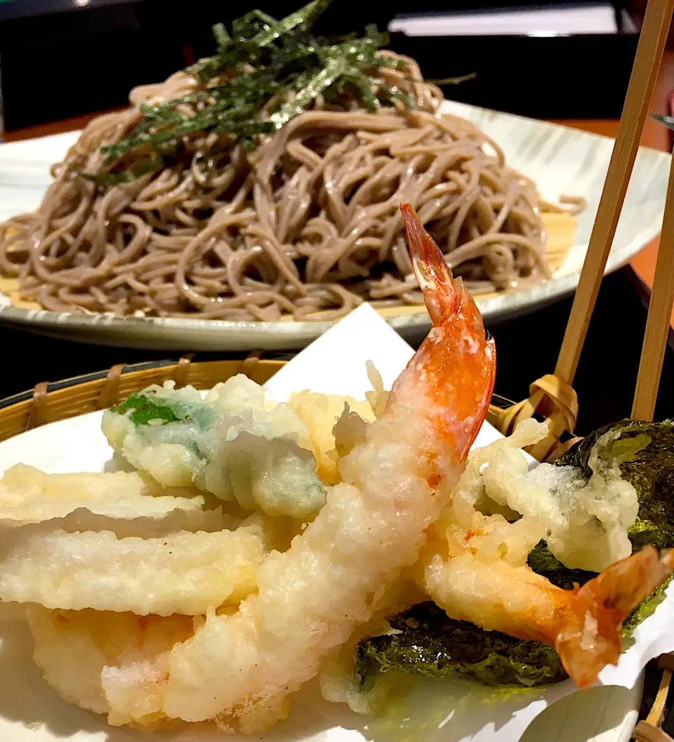 海老天ざるそば 麺倍盛|すくらんぶるえっぐさん