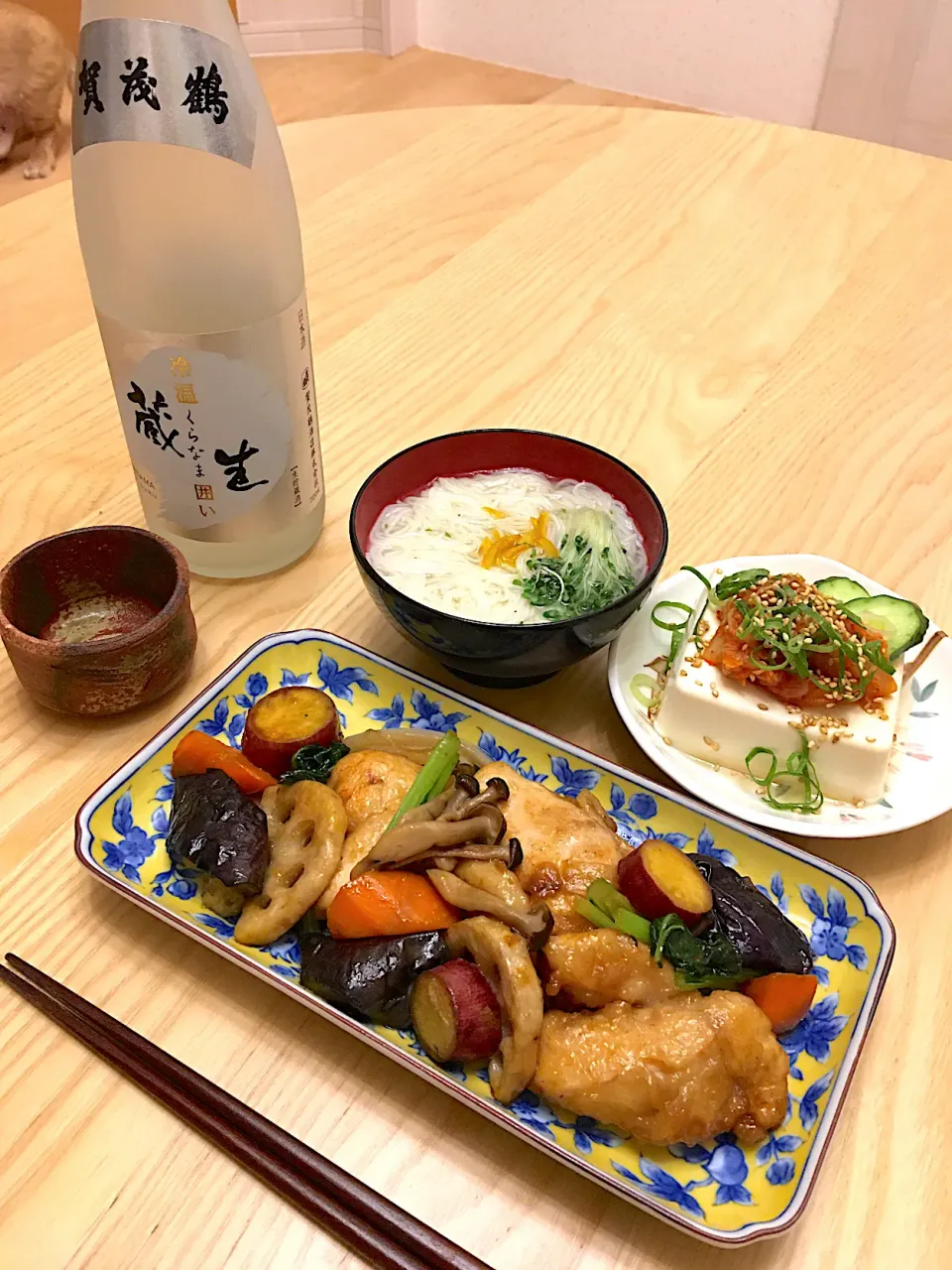 今日の夕食　鶏と秋野菜の甘辛生姜炒め　煮麺　冷奴のキムチのせ|ふわ猫はなちゃんさん