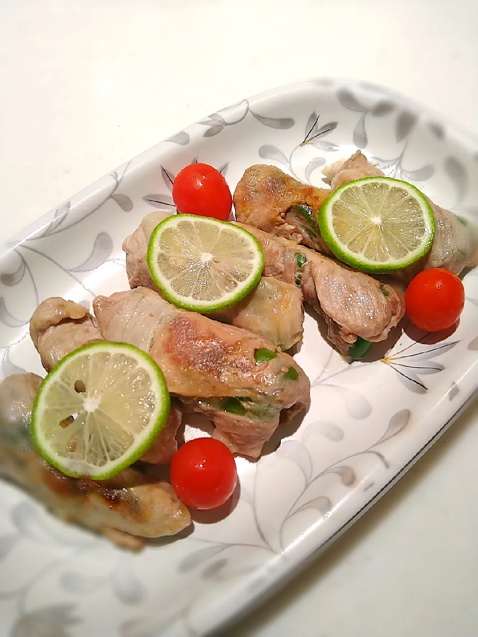 かおりん✴︎❤︎さんの料理 ピーマンのクリームチーズ詰め肉巻き|まめころさん