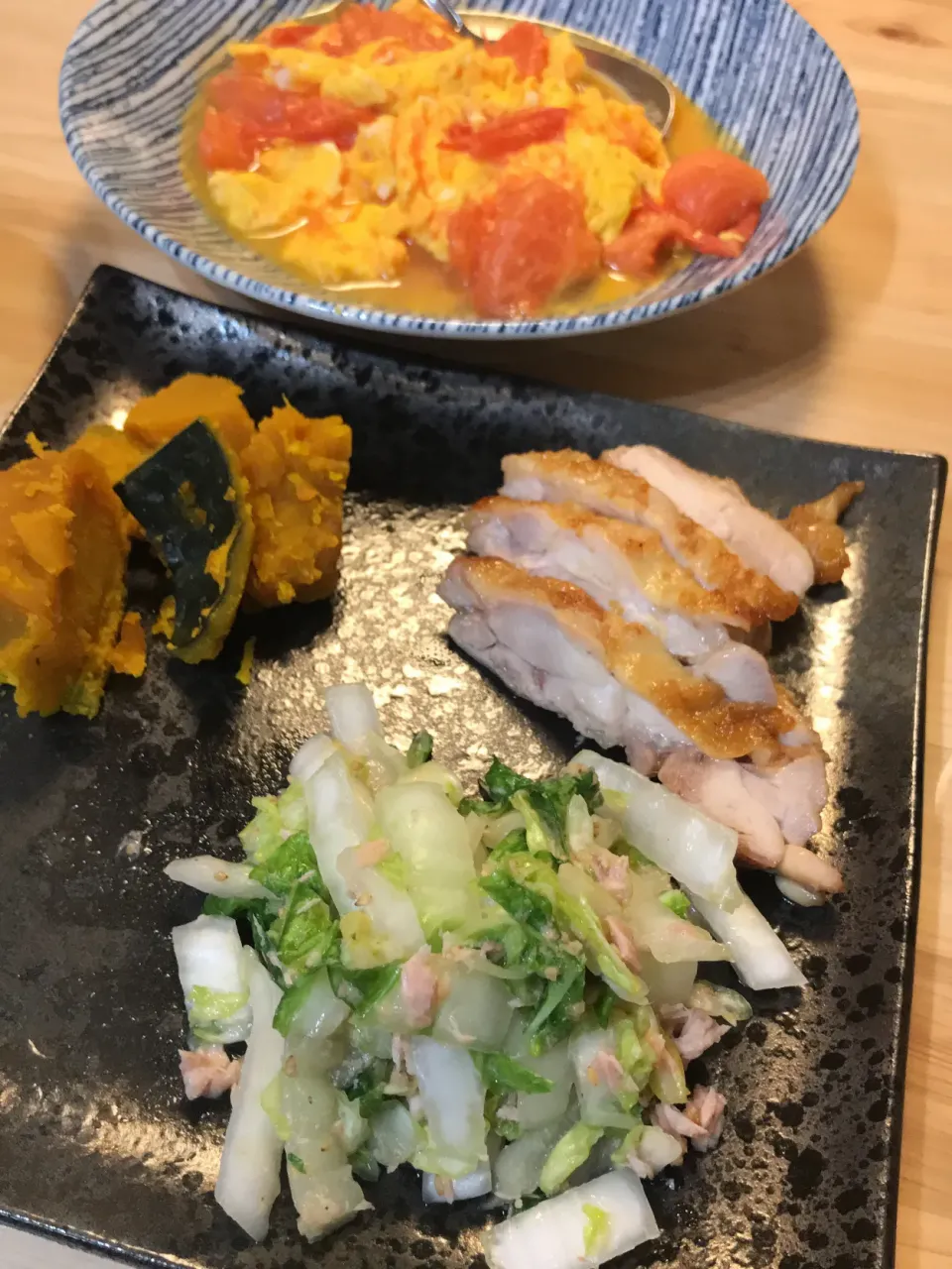 Snapdishの料理写真:ゆきこさんの料理 塩揉みして和えるだけ！白菜サラダ|かおたまさん