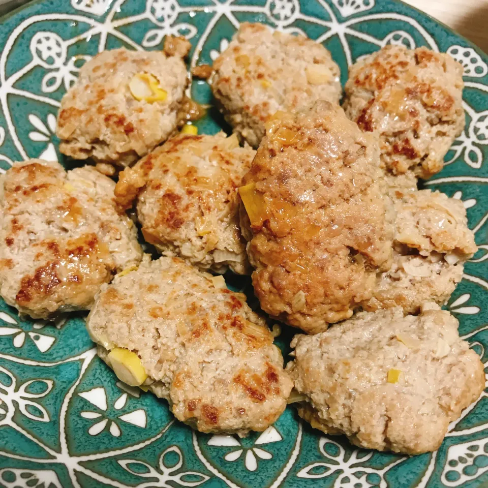 Snapdishの料理写真:豚ひき肉と長ネギの味噌マヨ肉団子|のあママさん