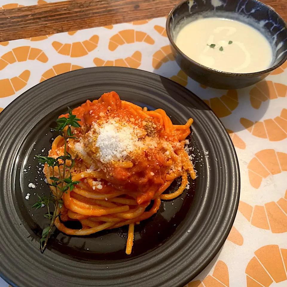 トマトパスタとカリフラワーポタージュ|Gackyさん