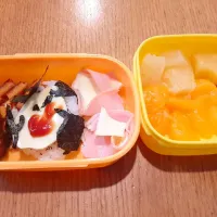 Snapdishの料理写真:小学1年男子がはじめてつくったキャラ弁|美来さん