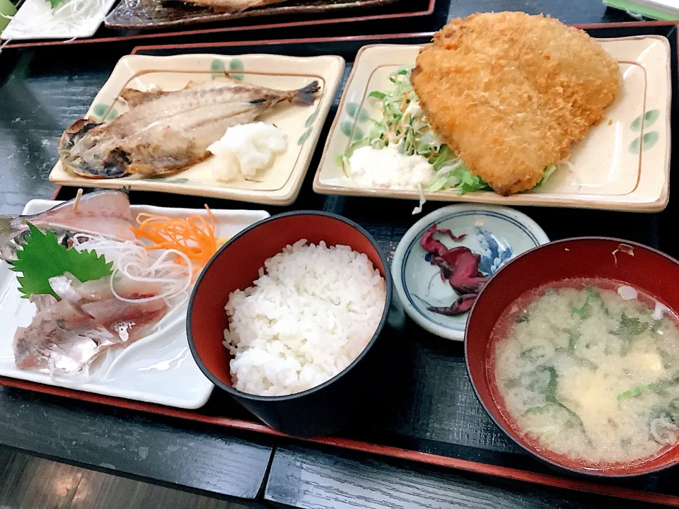 Snapdishの料理写真:鰺尽くし定食🐟😋|アライさんさん