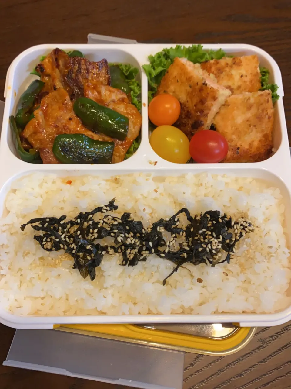 ポークチョップとサーモンカツ弁当|さっちゃんさん