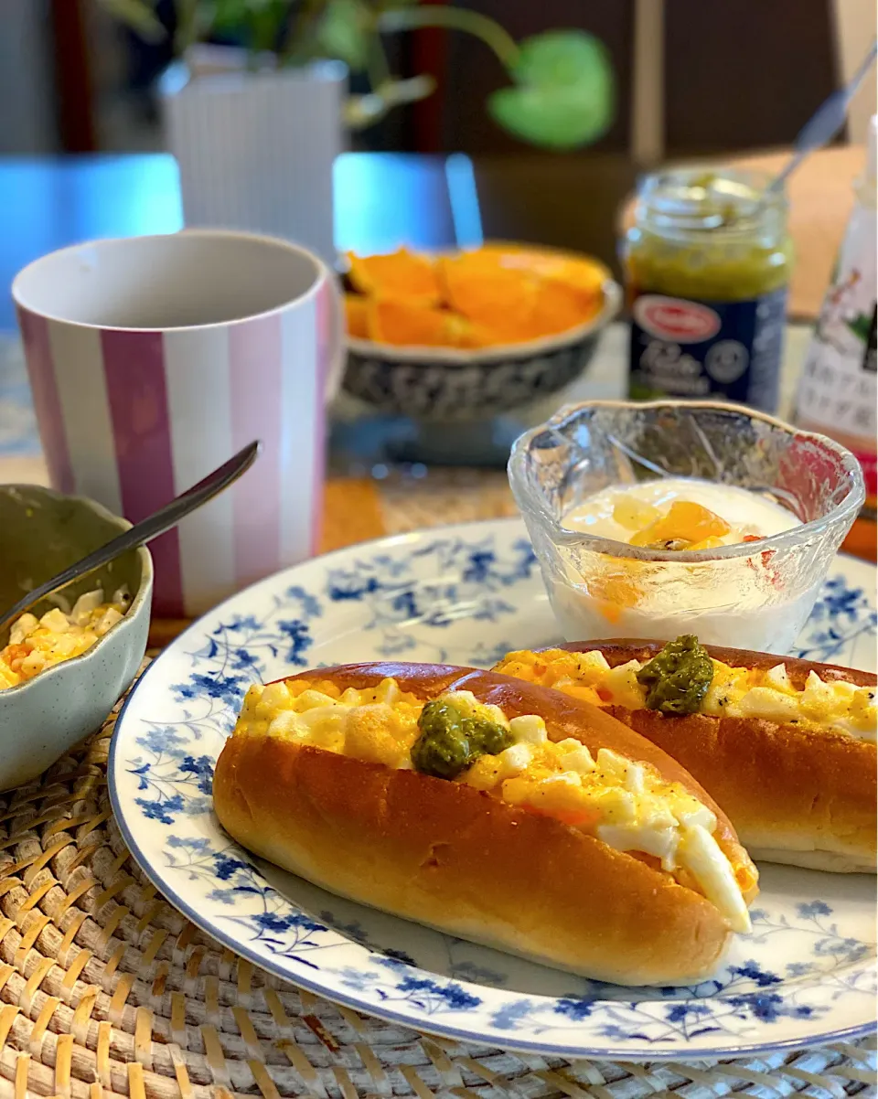 Snapdishの料理写真:朝のタマゴホットドッグ❣️（Sの食卓さんのタマゴホットサンドをお手本に…。別物だけど😅💦）|paaruさん