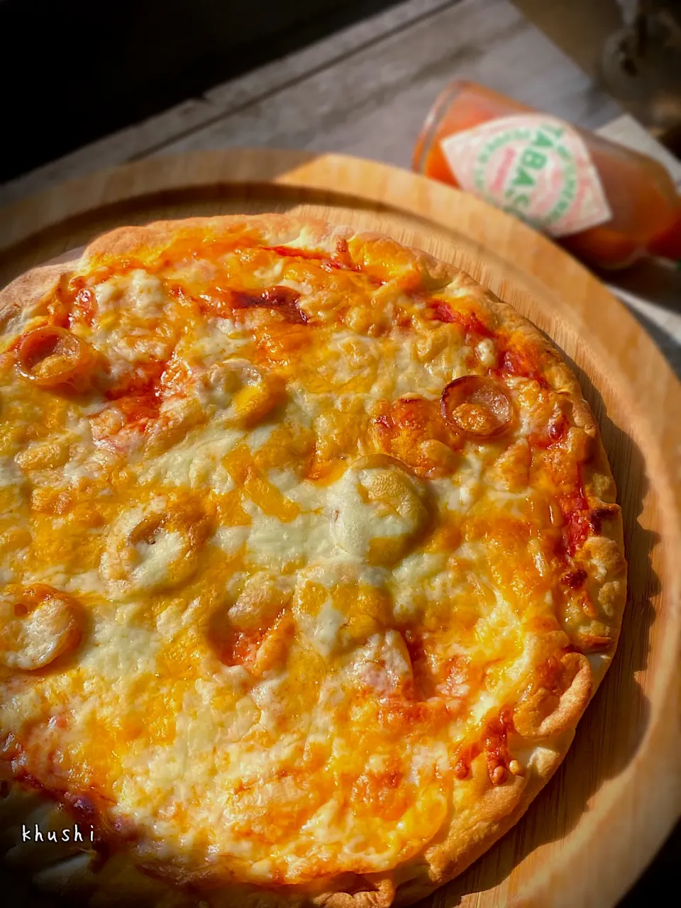 小僧の休日ランチ🍴〜チーズ🧀マシマシソーセージピザ🍕〜|KOZUEさん