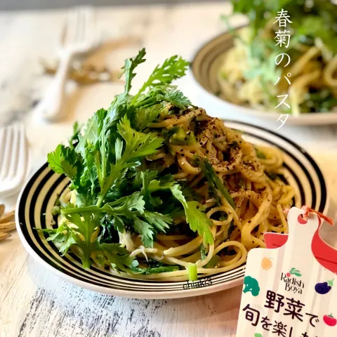 「春菊」を使ってみたSnapdishの料理・レシピ写真:みずほさんの料理 Kentaro Kayamaさんの料理 今日のまかない「THE 春菊🌿」らでぃしゅぼーや様からの春菊で作りました🍳👩🏻‍🍳