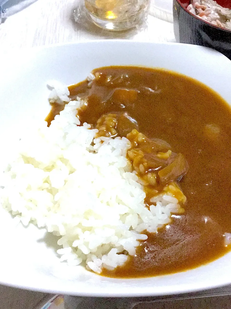 Snapdishの料理写真:一人晩御飯カレー、サラダ|Ayaさん