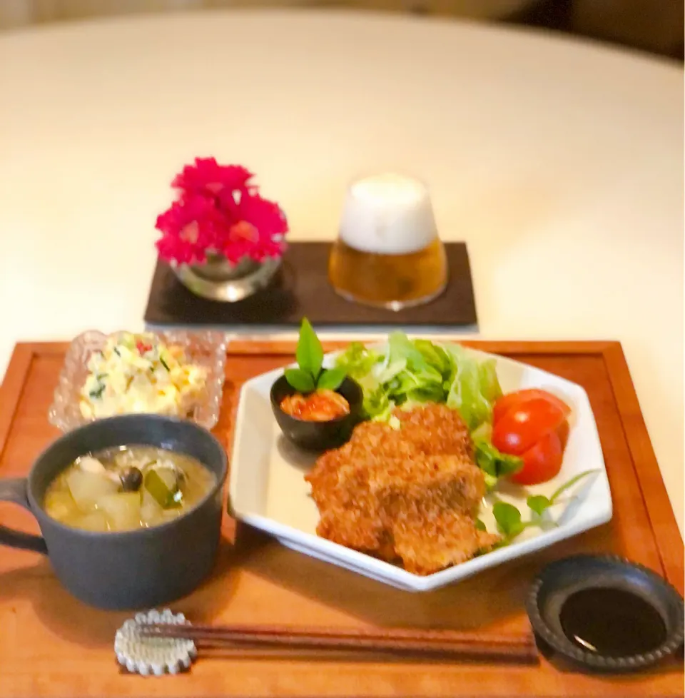 ヒレカツ　とうがんとしめじのとろとろ煮　ポテトサラダ🍺😊|あっこさん