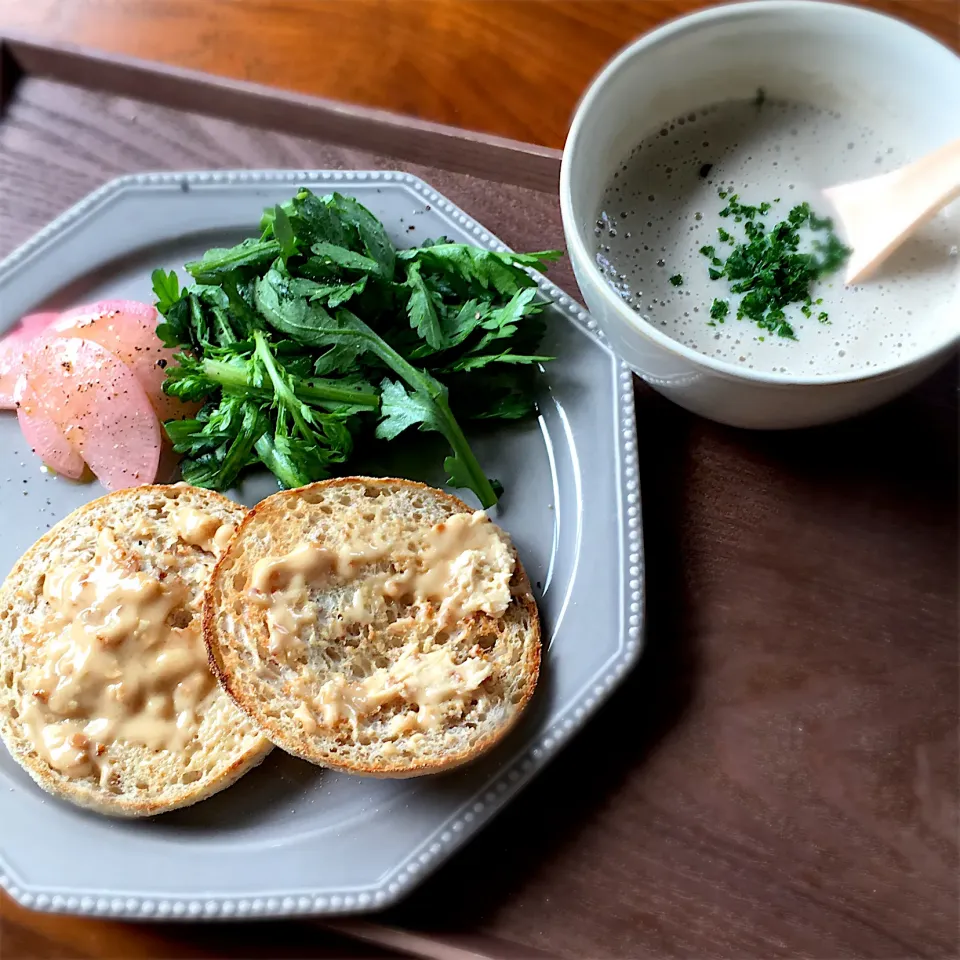 Snapdishの料理写真:お野菜たっぷり休日のゆっくり朝ごはん🥬|べべべさん