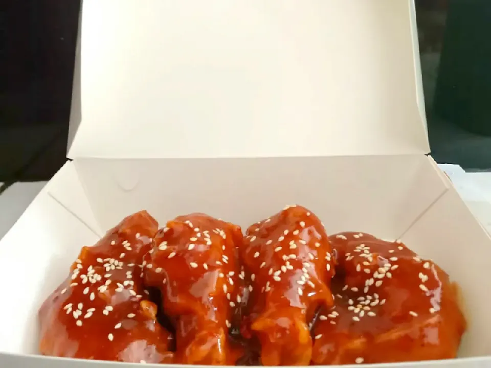 4 spicy wings|Kurniawan Ajさん