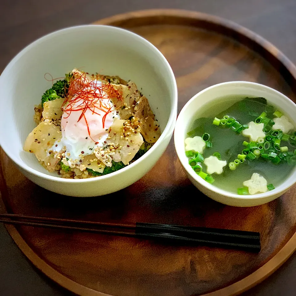 温玉のせ塩豚丼とわかめスープ|恭子さん