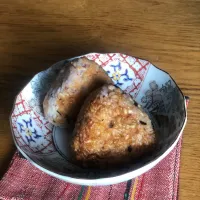 雑穀ご飯で焼きおにぎり(味噌&醤油)|のぶさん🍒💕☺️おうちごはんさん