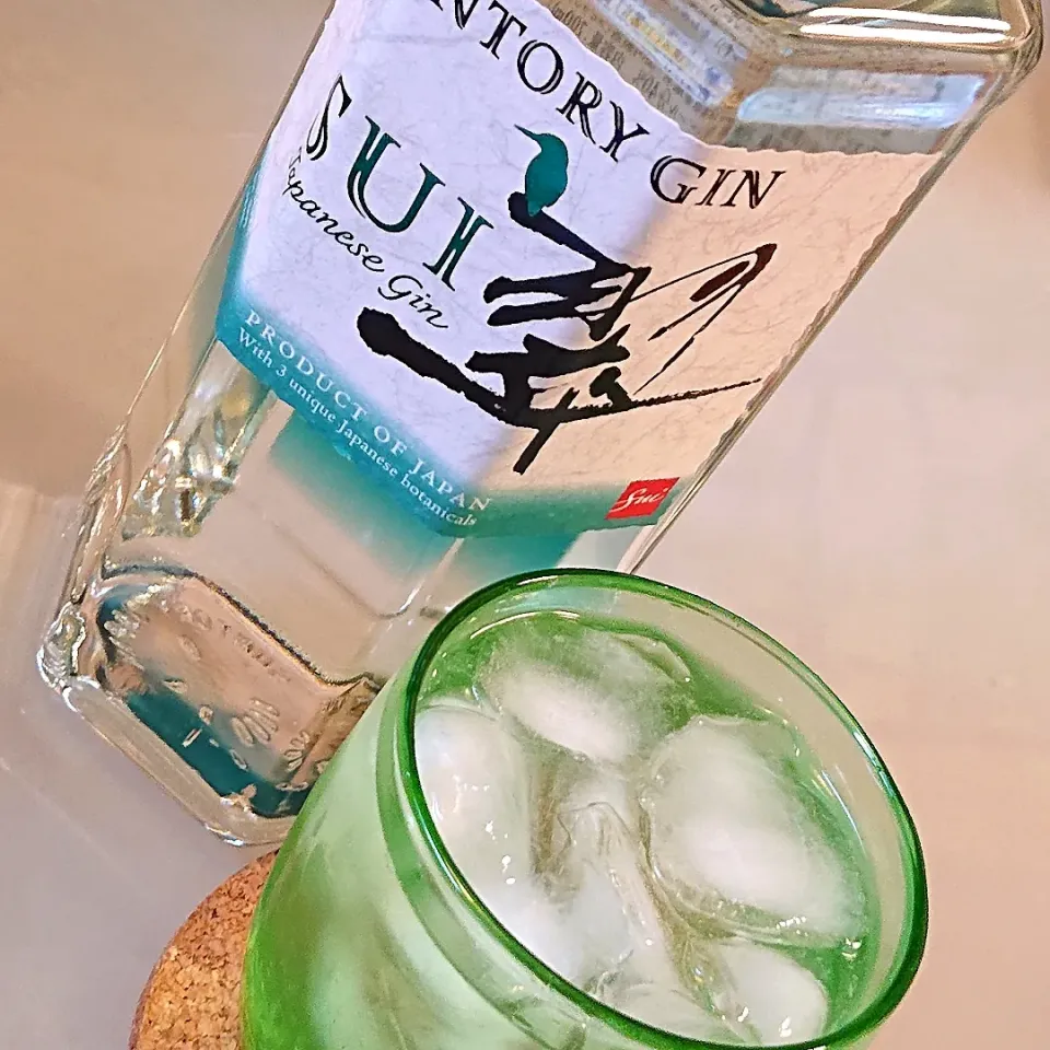 SUNTORY GIN sui ソーダ割り|Dorothy memorable dishesさん