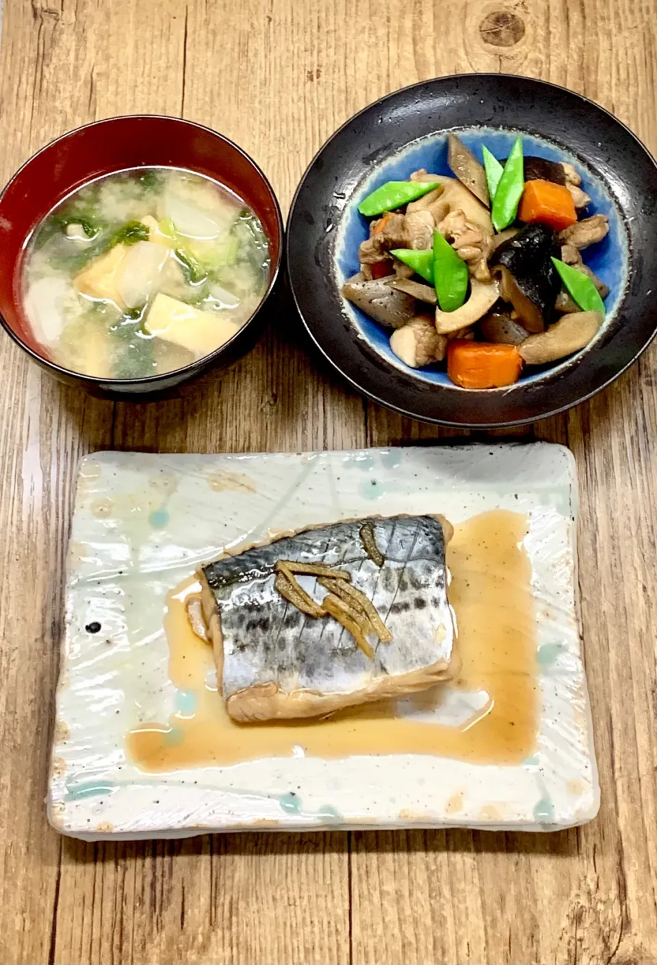 今日の晩ご飯　主人作筑前煮　さわらの煮付け　かぶと油揚げの味噌汁|ROSE & ROSEさん