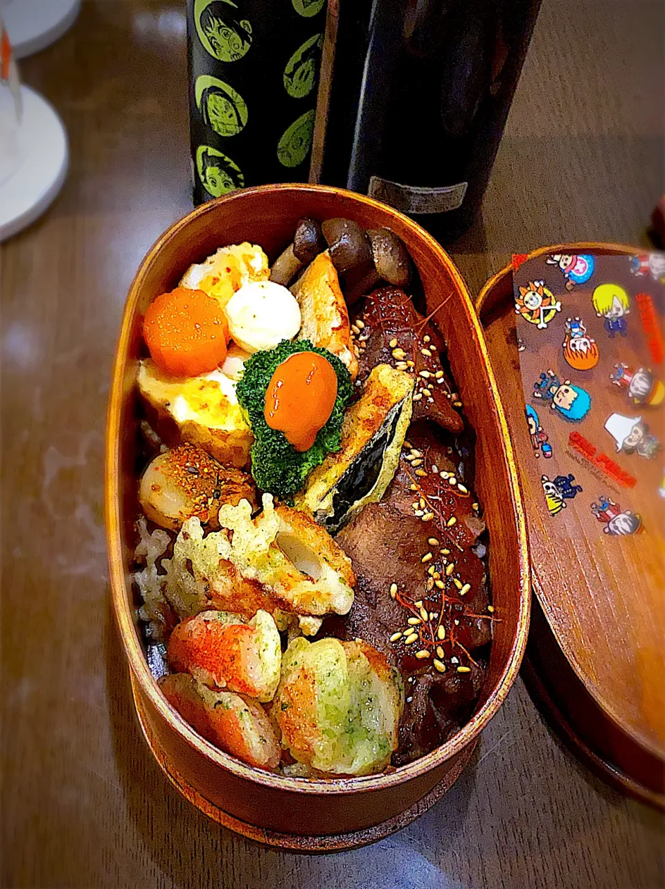 ラクラクお弁当🍱　牛タン焼肉　干し海老の出し巻き卵　カニかまと竹輪の磯辺揚げ　蒸しブロッコリー　オーロラ辛ソース　花形人参甘煮　お吸い物　麦茶|ch＊K*∀o(^^*)♪さん