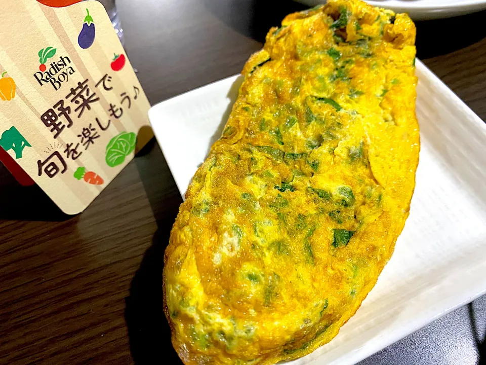 Snapdishの料理写真:らでぃっしゅぼーやさんの群馬産かぶの葉で、オムレツ🍳|1614さん