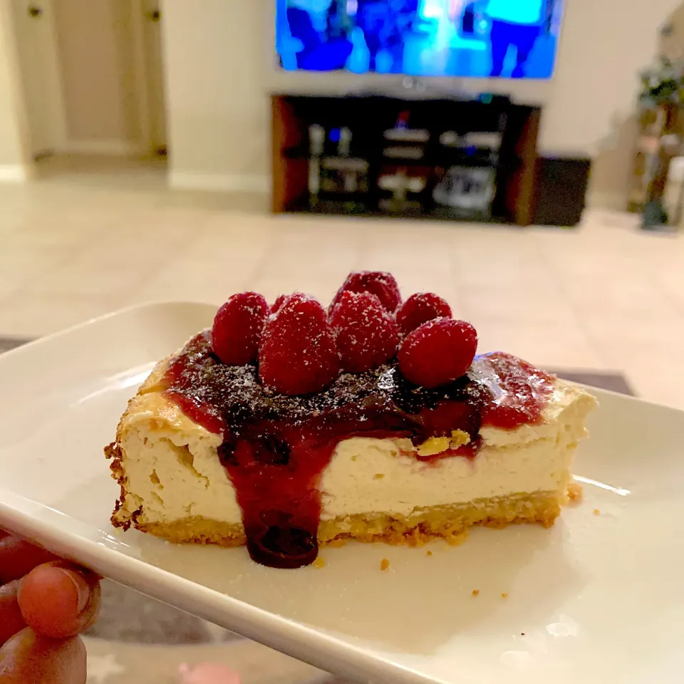 Snapdishの料理写真:The Best Keto Cheesecake 👌😋|Alma's Home Kitchenさん