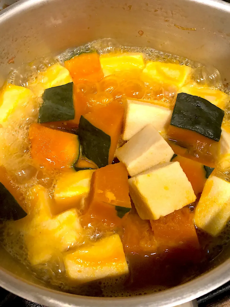 Snapdishの料理写真:簡単カボチャと高野豆腐の煮物|ムーミンママさん