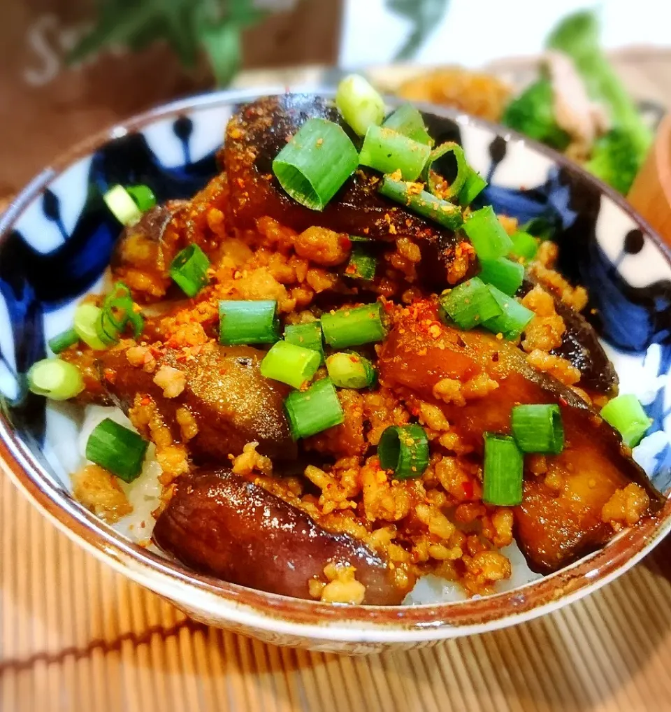 茄子ひき肉味噌炒め丼|ポコさん