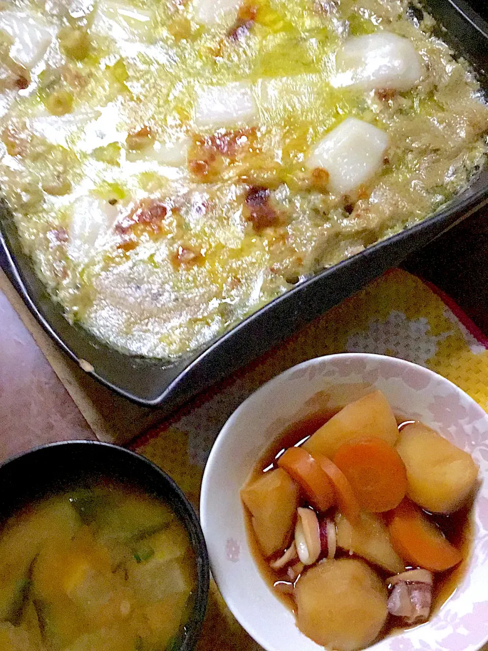 Snapdishの料理写真:長芋のグラタン　イカ芋🥔🦑煮　味噌汁|掛谷節子さん